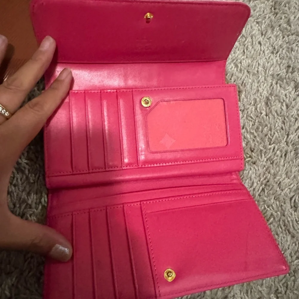 Designer Wallets - Picture 9 of 10